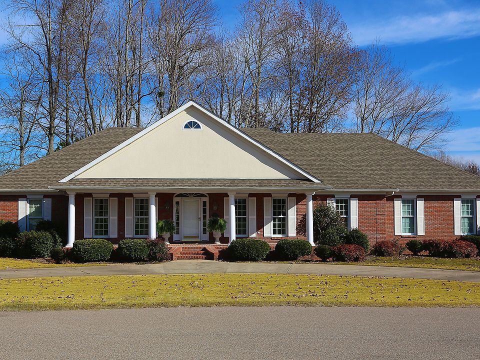 1st image of 607 Crestwood Dr