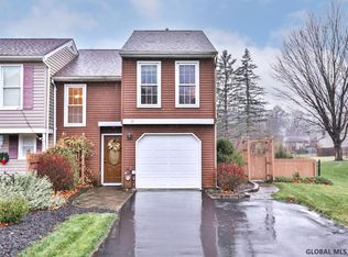 17 Westchester Dr, Clifton Park, NY 12065