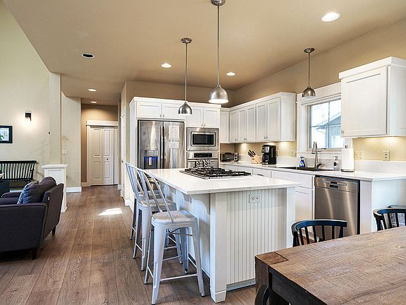 5th image of 61388 Big Eddy Cir
