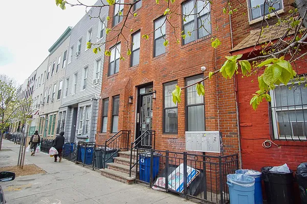 Rented by Lofts and Flats LLC | media 23