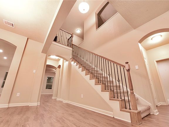 3rd image of 4006 Alford St