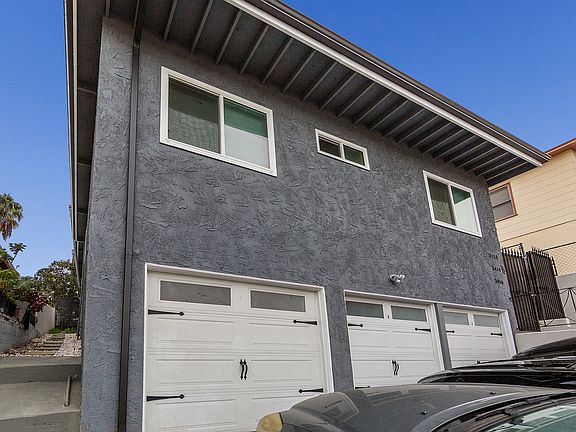 2nd image of 3416 Pueblo Ave