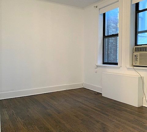 4th image of 59 E 79th St #5A4