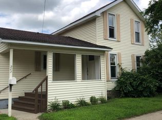 202 S Barnard St, Howell, MI 48843