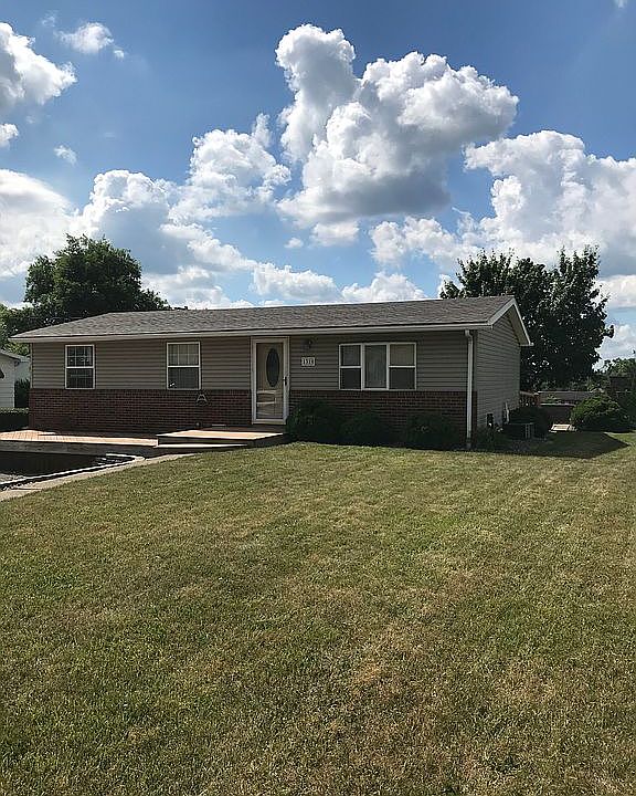 1st image of 1310 Lincoln Dr