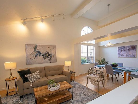 5th image of 225 La Quinta Drive
