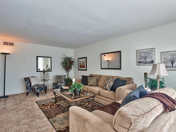 3rd image of 2521 Notre Dame Dr