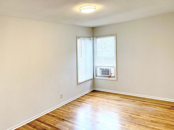 5th image of 1736 Scott Rd