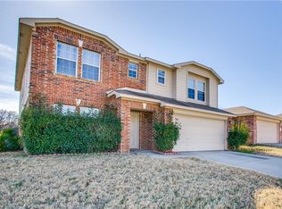 8040 Brook Ridge Dr, Fort Worth, TX 76120