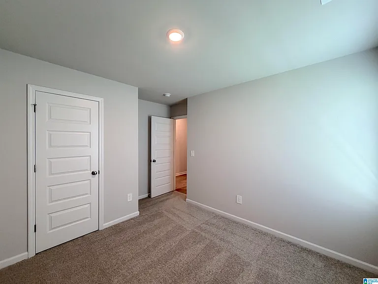 128 Challenger Way — Photo 33