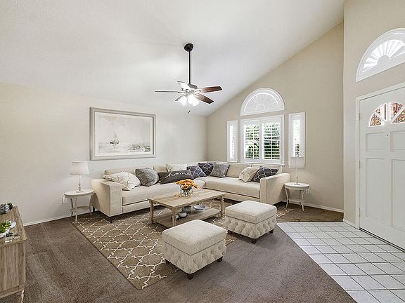 3rd image of 5215 W Fremont Ave