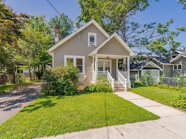 94 Newhall St, Springfield, MA 01109