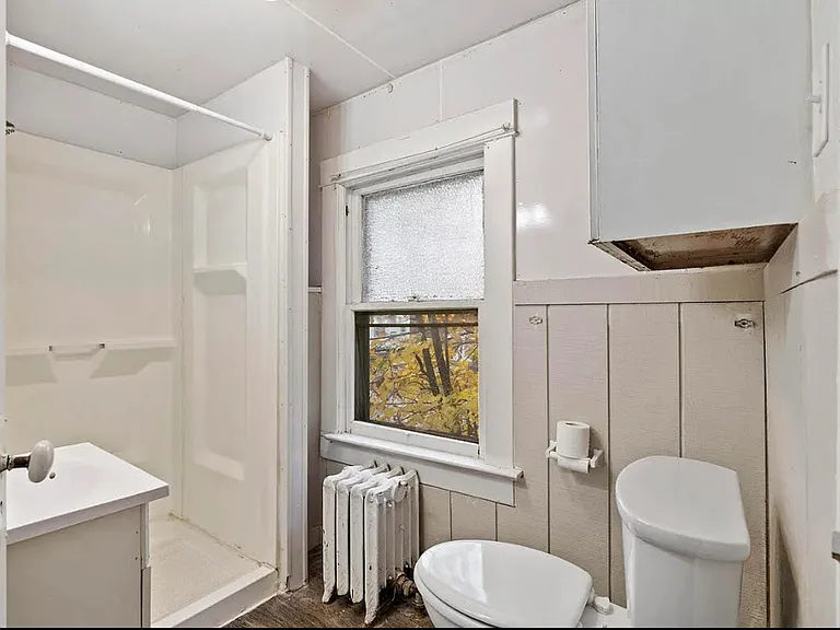 1103 State St — Photo 10