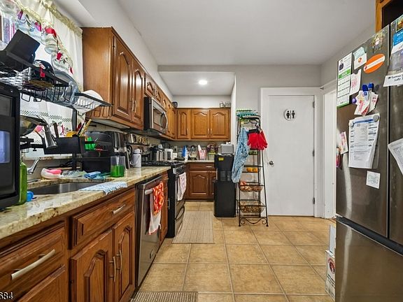 5th image of 228 Totowa Rd