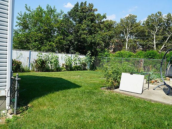 4th image of 10709 157th St