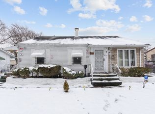 22425 Strassburg Ave, Sauk Village, IL
