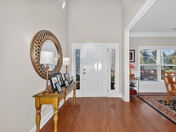4th image of 220 Clairhill Ct