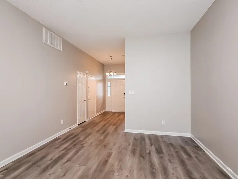 9922 Patrick Springs Ct — Photo 5