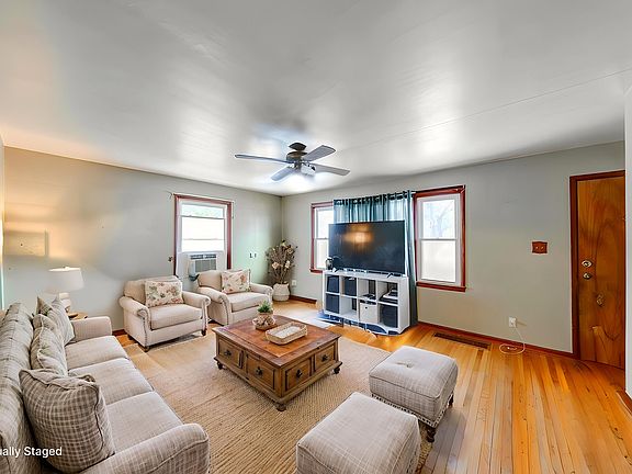 3rd image of 3113 17th St