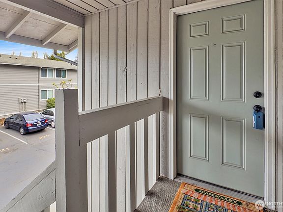 3rd image of 3538 Northwest Avenue #4