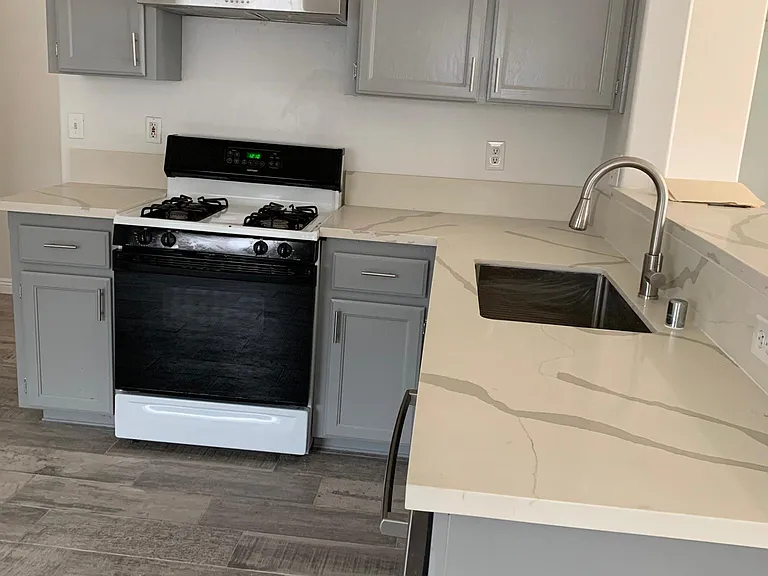 4808 Independence Ct — Photo 2
