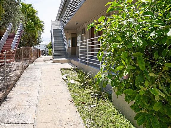 5th image of 8321 Crespi Blvd APT 5