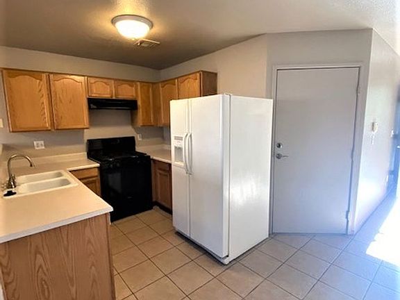 3rd image of 1925 Hodgenville St Unit 106