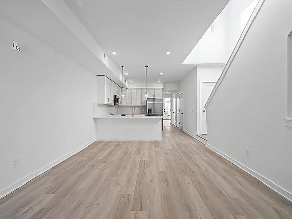 4th image of 2327 Frankford Ave Unit 2
