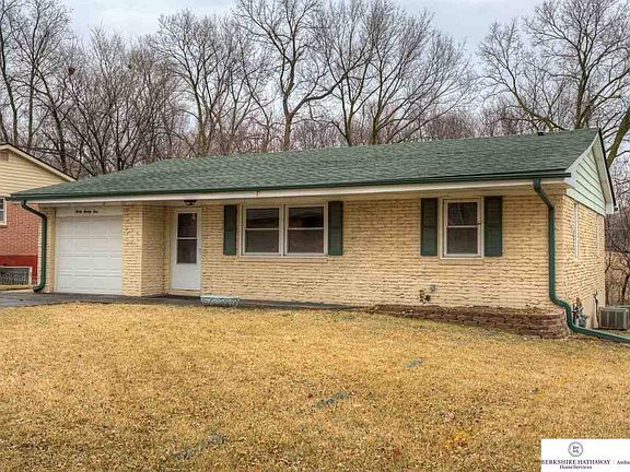 3rd image of 3021 Pleasant Dr