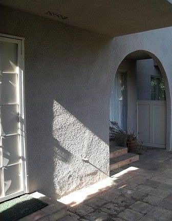3rd image of 819 N Altadena Dr