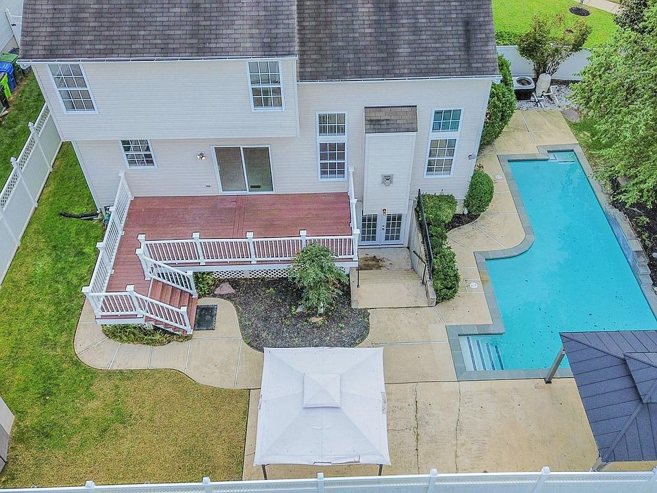 2nd image of 1396 Tralee Cir