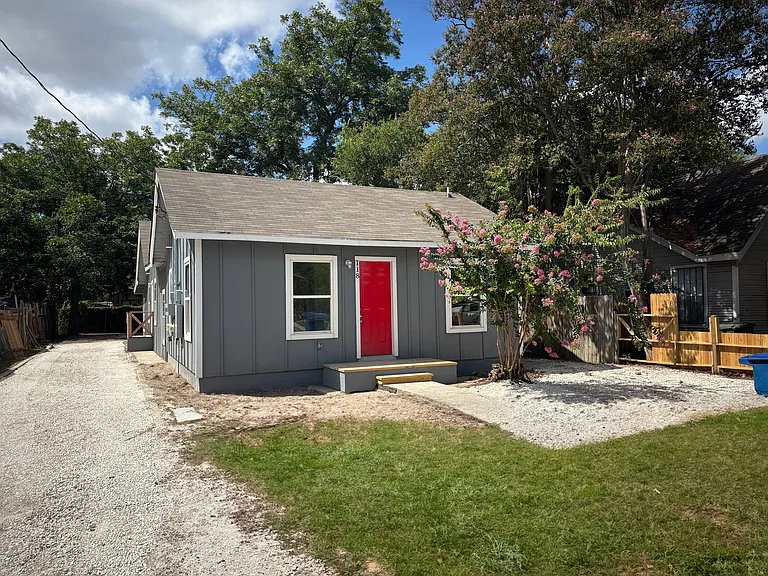 118 Tampa Ave #2 — Photo 9