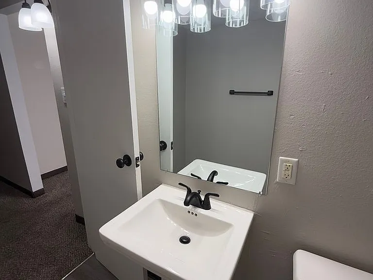 Higdon Ferry Apartments — Photo 48