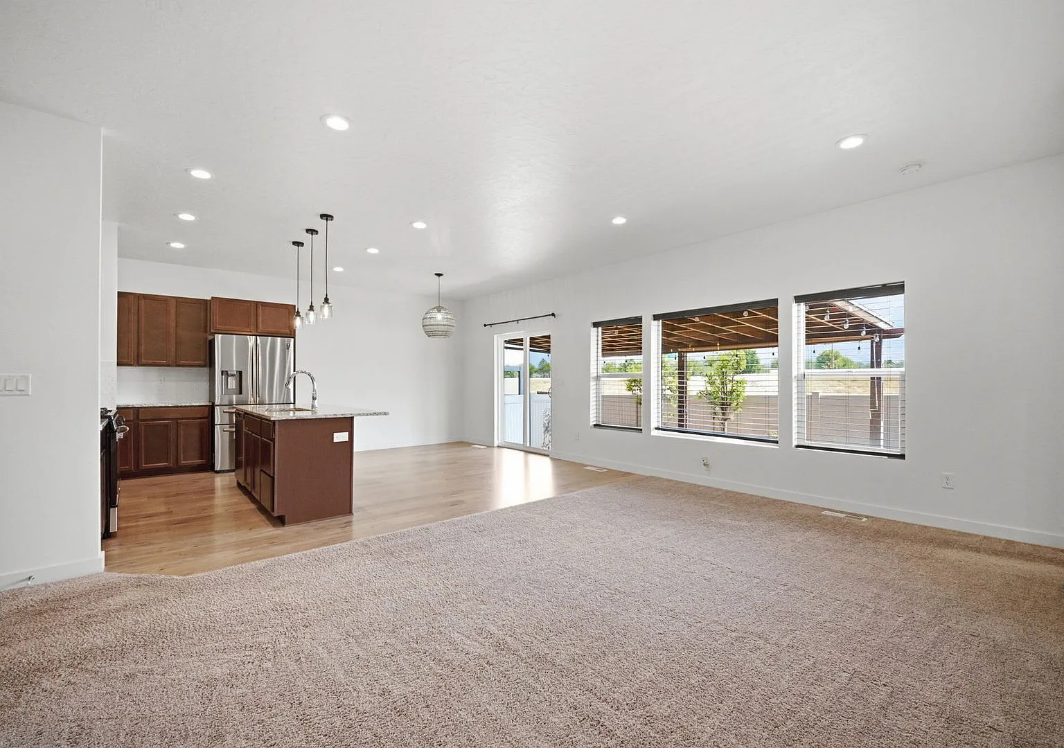 Modern 2022 Kaysville Rambler with 3 Bedrooms — Photo 2