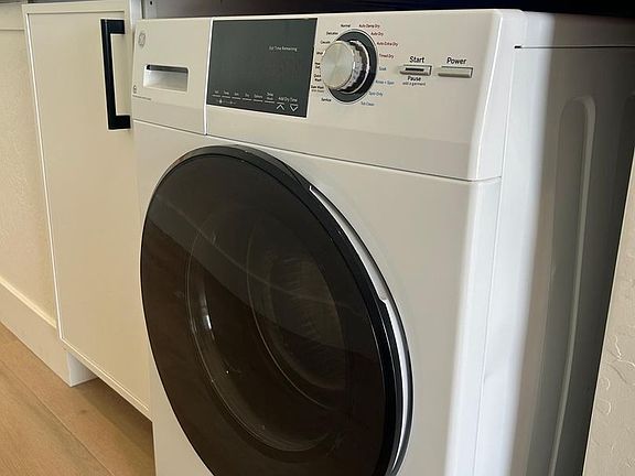 3rd image of 2874 16th St #2878