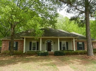 202 Woodgreen Ct, Ridgeland, MS 39157