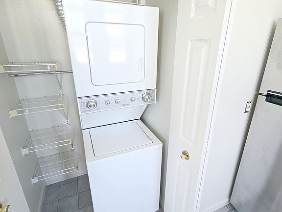 5th image of 3010 S Grand Blvd #2N