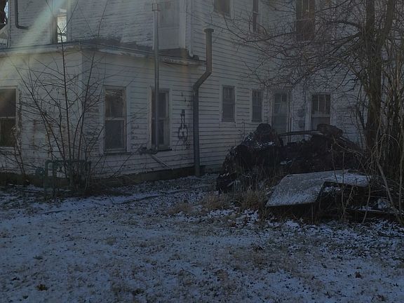 3rd image of 416 NW 6th St
