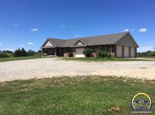 2202 NE 31st St, Topeka, KS 66617