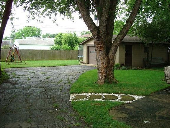 4th image of 2967 Thomas Ave