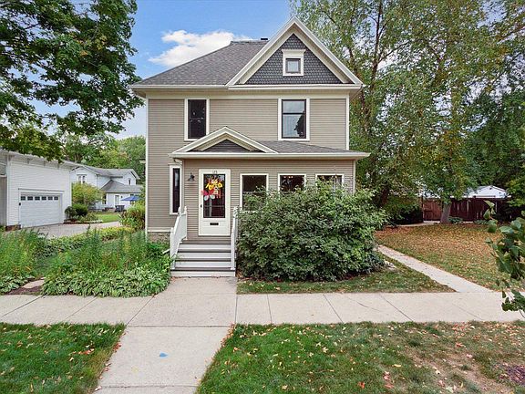 3rd image of 123 S 1st St