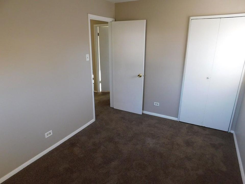 1st image of 2843 223rd Pl