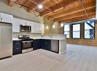 11 E Illinois St #404, Chicago, IL 60611