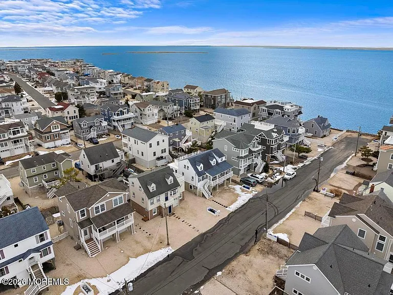26 W Oceanview Dr — Photo 18