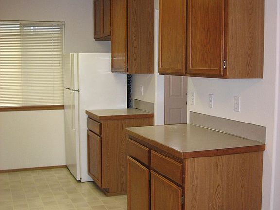 5th image of 1051 SE 8th Ave Building D