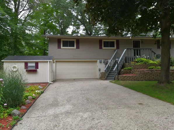 5145 King George Ct, Gladwin, MI 48624