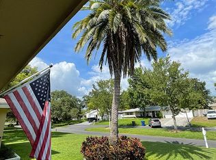 494 Forest Pkwy E, Largo, FL 33771