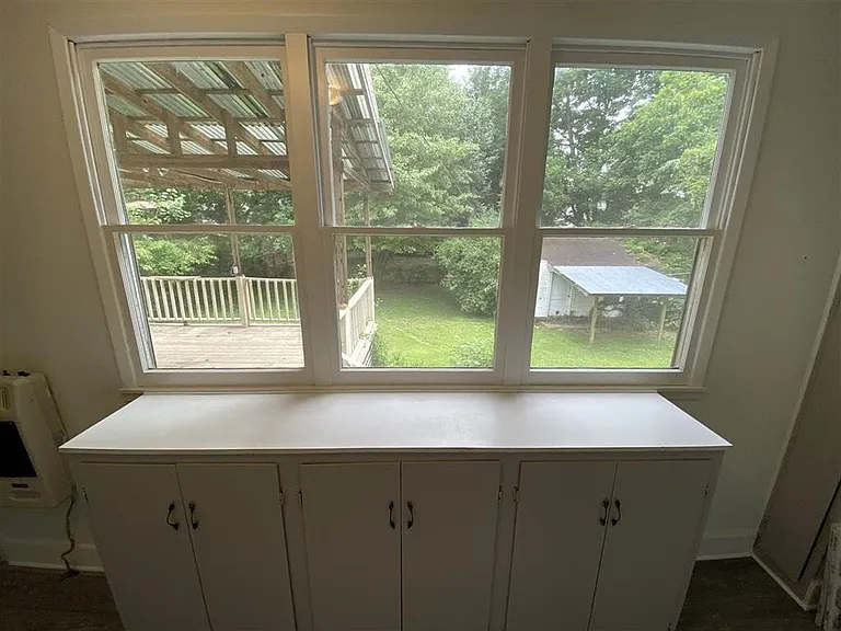 529 W Oak Ave — Photo 13