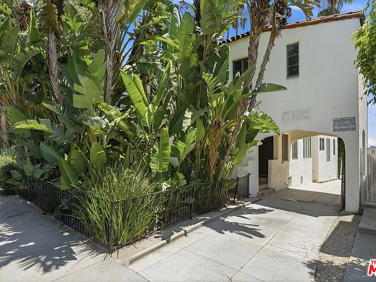 7464 Hollywood Blvd — Photo 1