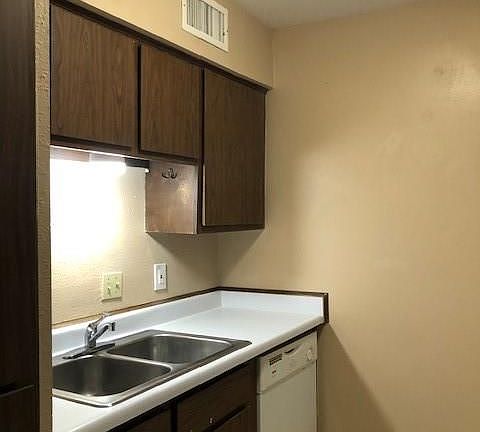 5th image of 7575 Katy Fwy APT 105